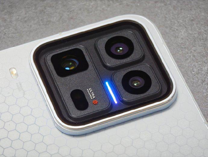 年度第一款Ultra旗舰来了！🚀iQOO15Ultra它终于到啦～这次