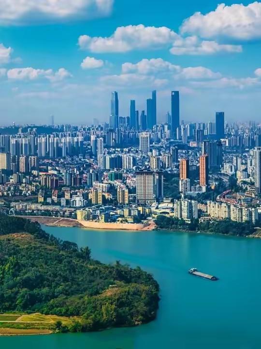 南昌：跑赢“中部速度”，这座英雄城正迎来黄金时代有人说，中部崛起看省会，省会