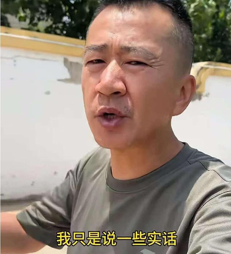 7月16日，李嘉明被骂了2天后，终于低头向周星驰道歉了，但他这个谦道的言不由衷，