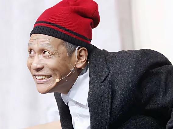 电商冲击后遗症显现：实体店困局何解？曾几何时，街头巷尾的实体店是城市烟火气的