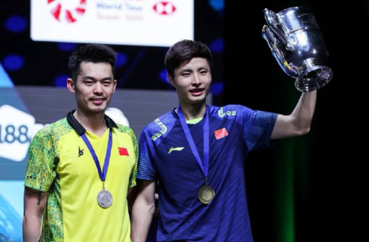 羽球传奇林丹亲口认证！石宇奇早已是羽坛超一流顶尖选手在石宇奇拿下最新一届亚锦