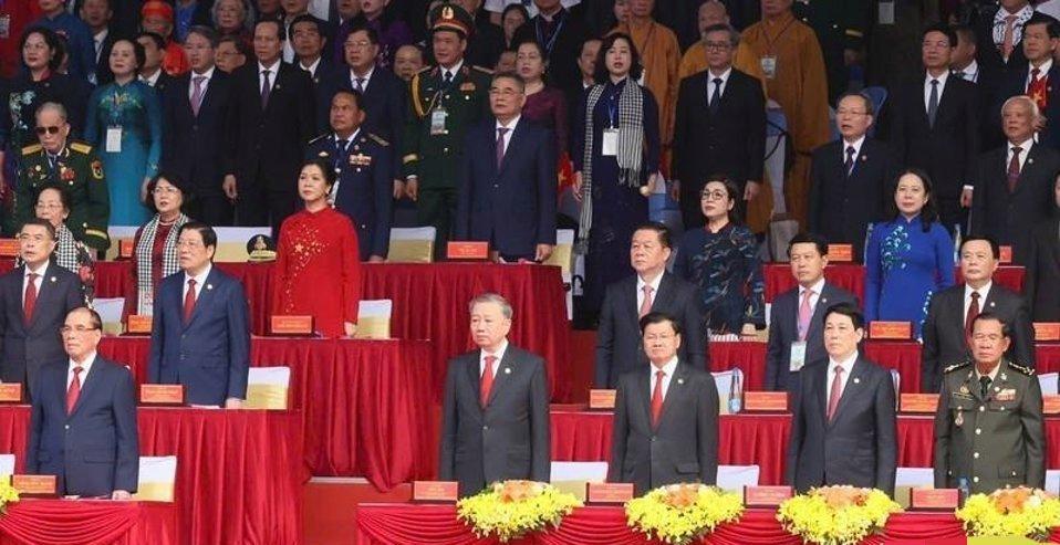越南举办了一场盛大的庆典，纪念南方解放50周年，然而令人尴尬的是，竟无一位国家元