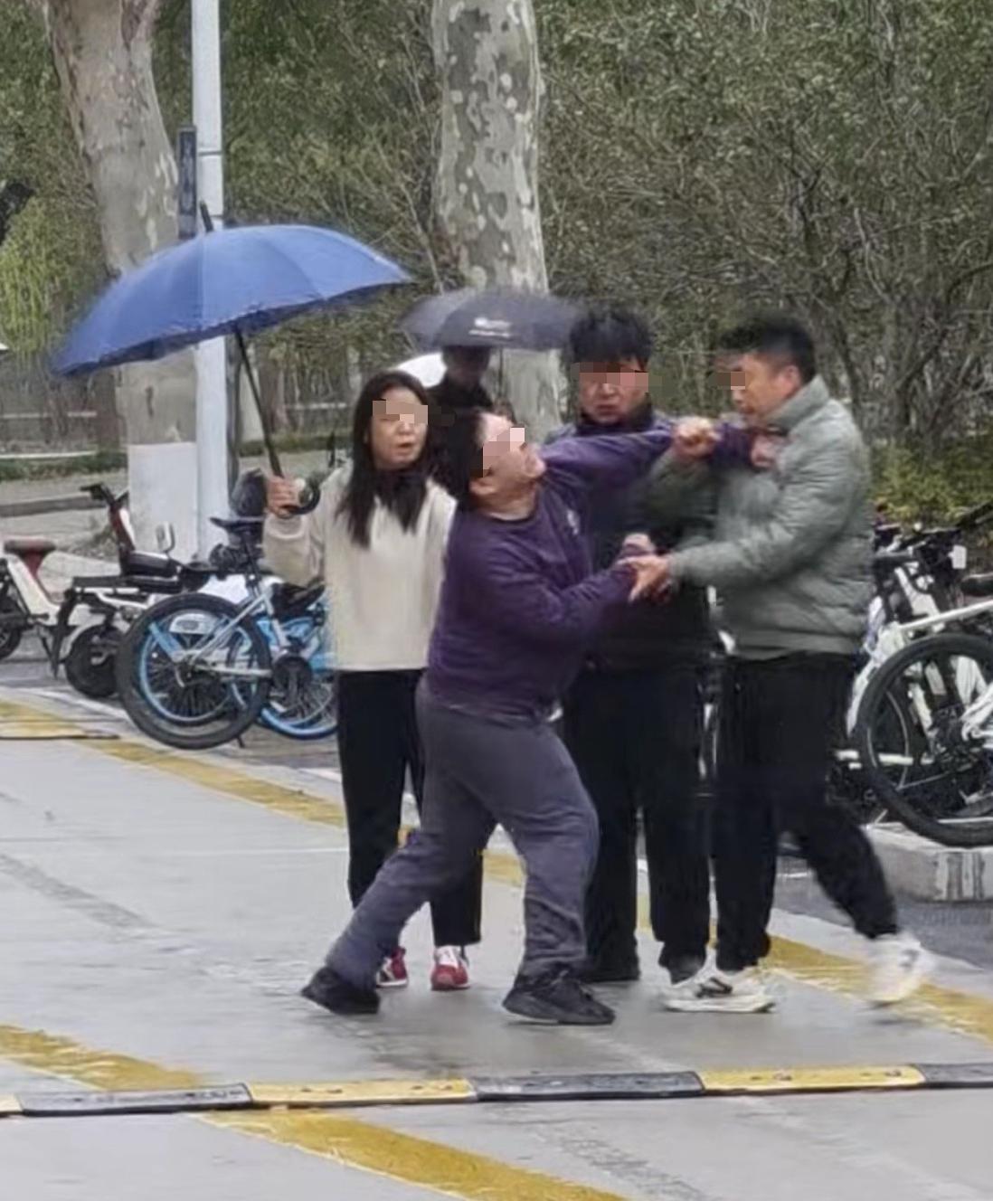 男生课堂怒吼“杀”有新爆料出来了。这名男生和老师发生冲突，已经不是第一次了。前不