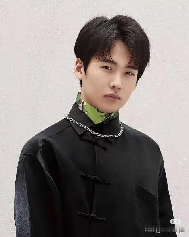 王惠退半步，郭德纲押注5000万：德云社的相声帝国，要搬去影视圈了工商信息一更