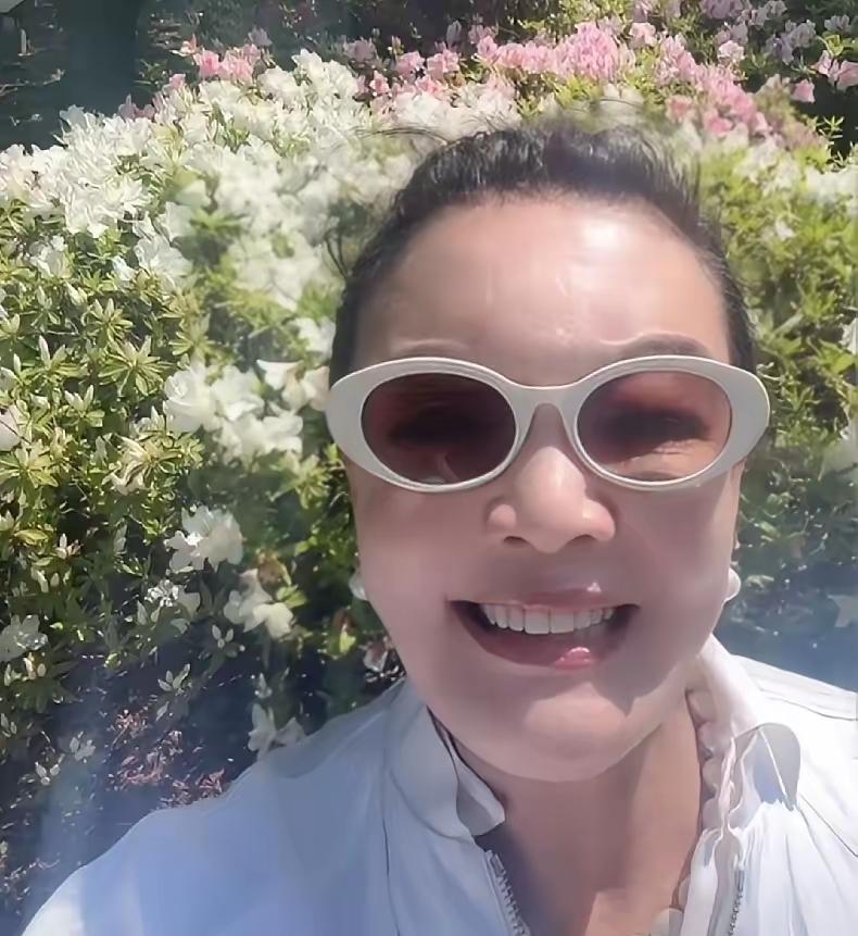 谁能想到63岁的兰姐，只身一人赴海外创办麻六记，连助理都没带，光勇气就赢麻了！