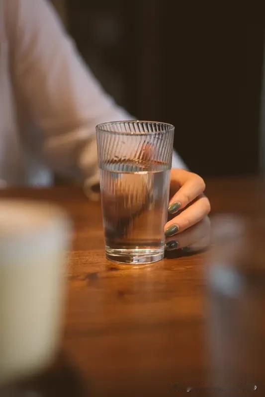 以前总听人说上班像上刑现在才发现我简直是掉进了养生快乐窝！每天