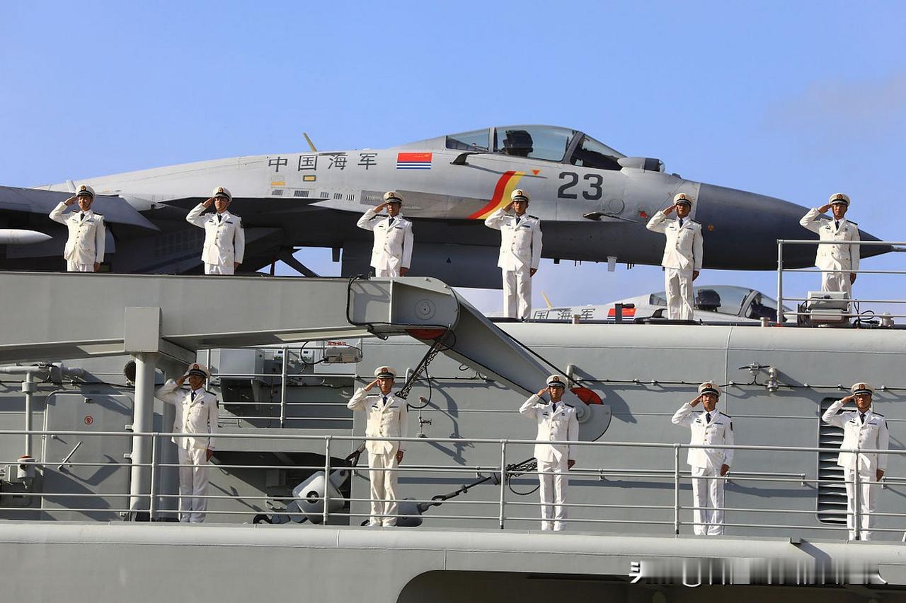 11月15日，两条战线同时开火。第一条战线在黄海，解放军宣布了实弹射击演习。第二