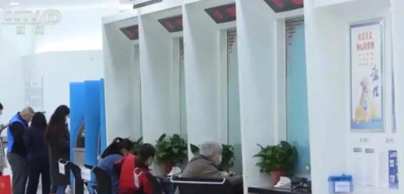 好消息！钱存银行的人要乐开花了，从2026年1月1日起，不管你存还是取，只要个人