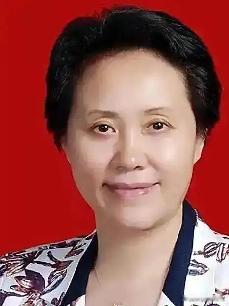 杨淑萍市长做梦都想不到，四十四年奋斗，只为那间几平方米的牢房！说起河南省信阳市