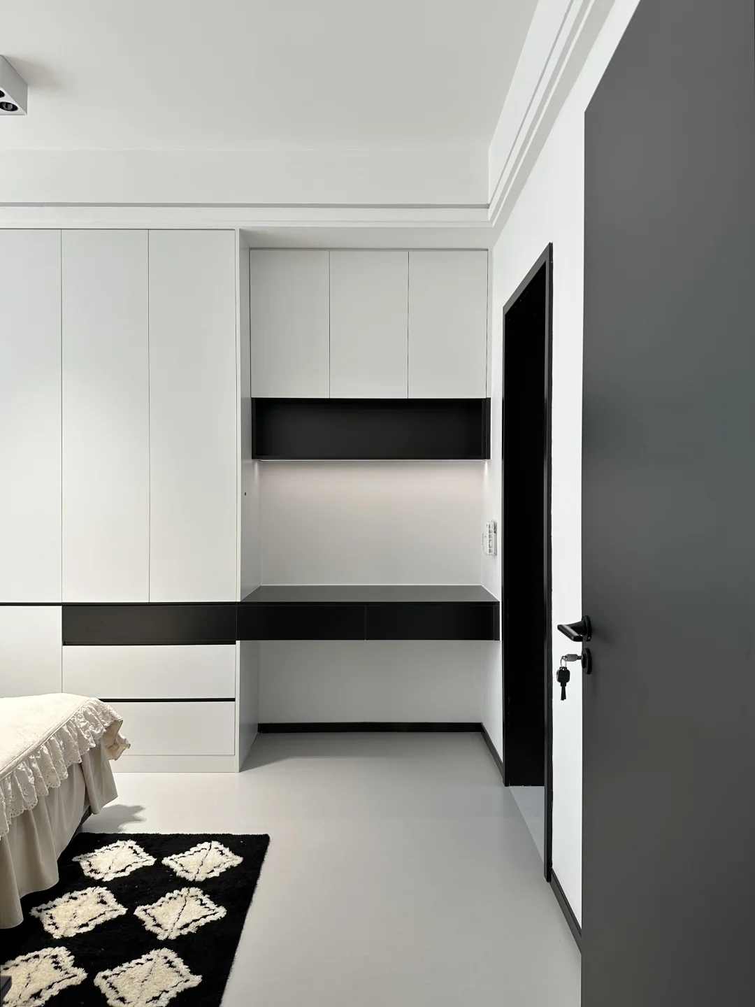 3.2m开间做床尾柜太实用了，收纳堪比衣帽间