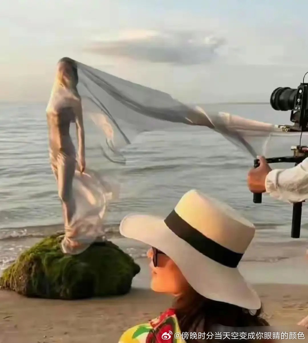 48岁舒淇新片杀疯了！腹部比水平尺还平，这状态谁敢信快50了？