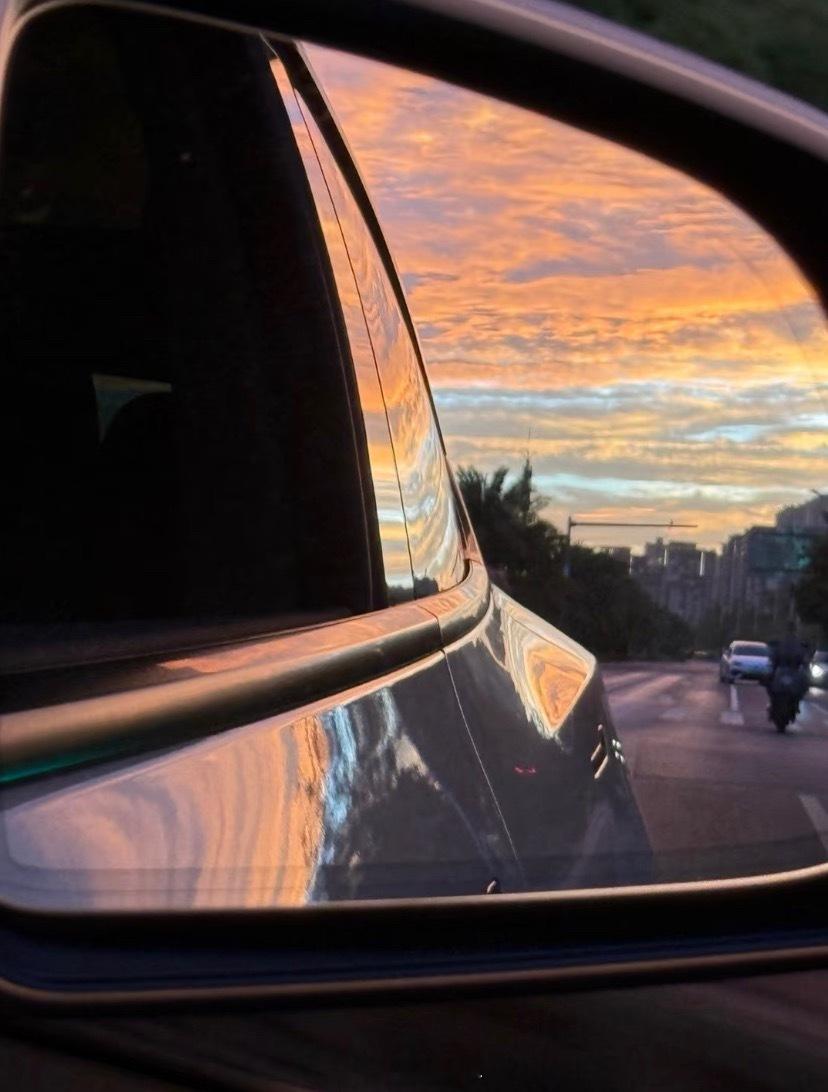 做一个一直有生活的人每天都有好好跟夕阳道别🌇我想我到80岁都会继续喜欢吃蛋挞的