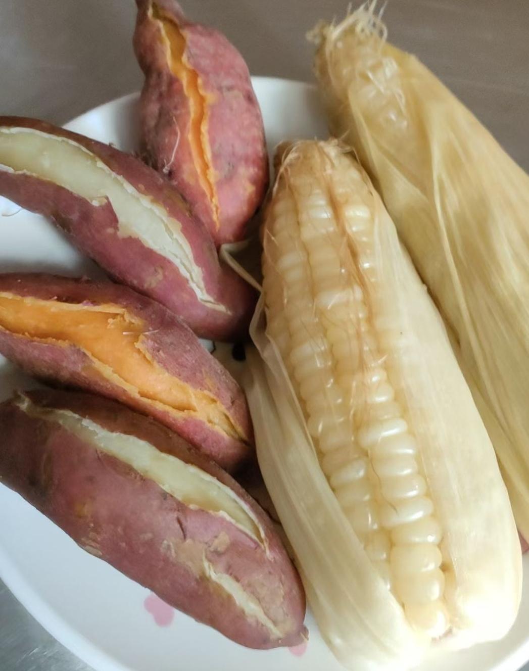 也叫红薯🍠番薯现在正是丰收的季节每天早餐都离不开它。