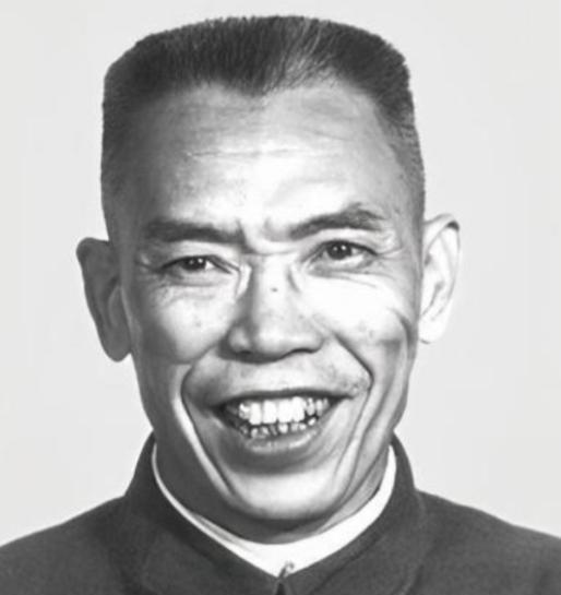 1973年，梁兴初将军被下放到太原一个化工厂劳动改造，一天他正在打扫卫生的时候，