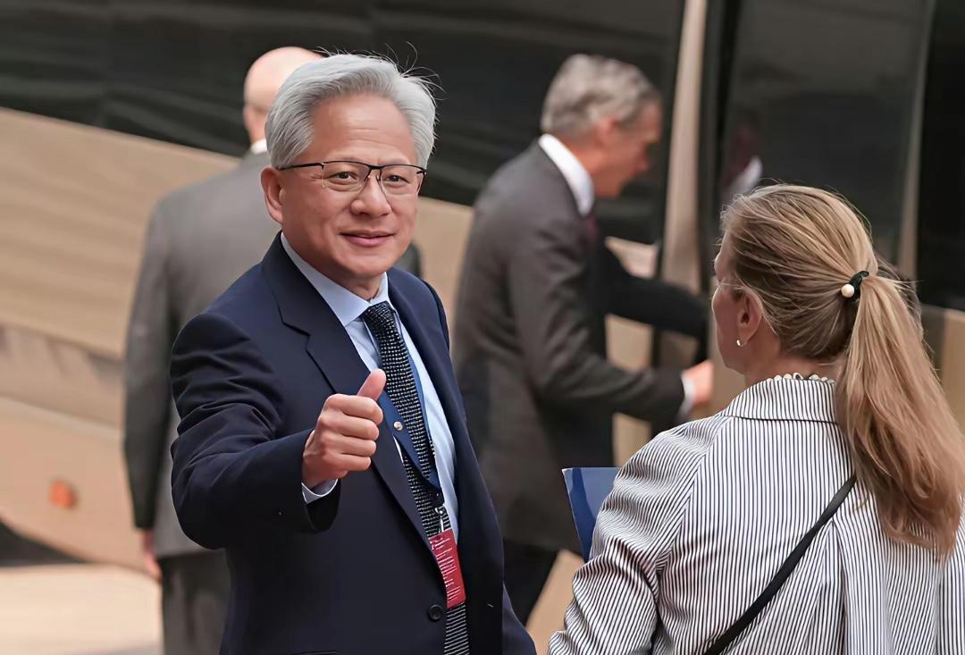 黄仁勋的中国心，到底还有多少？很多人心里都有个结：黄仁勋这张华人脸，到底还装