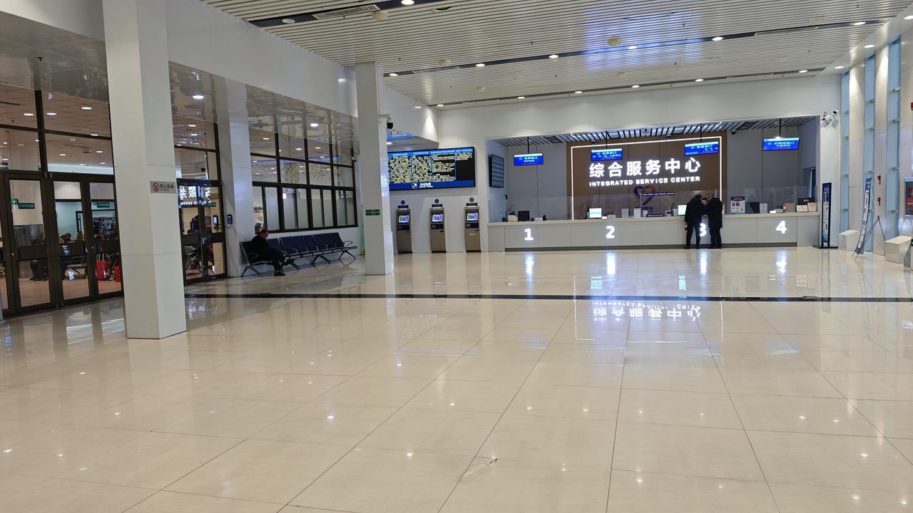 不接受驾驶辅助，不接受电动车，这个群体非常大，他们认为世界是一成不变的。大家可以