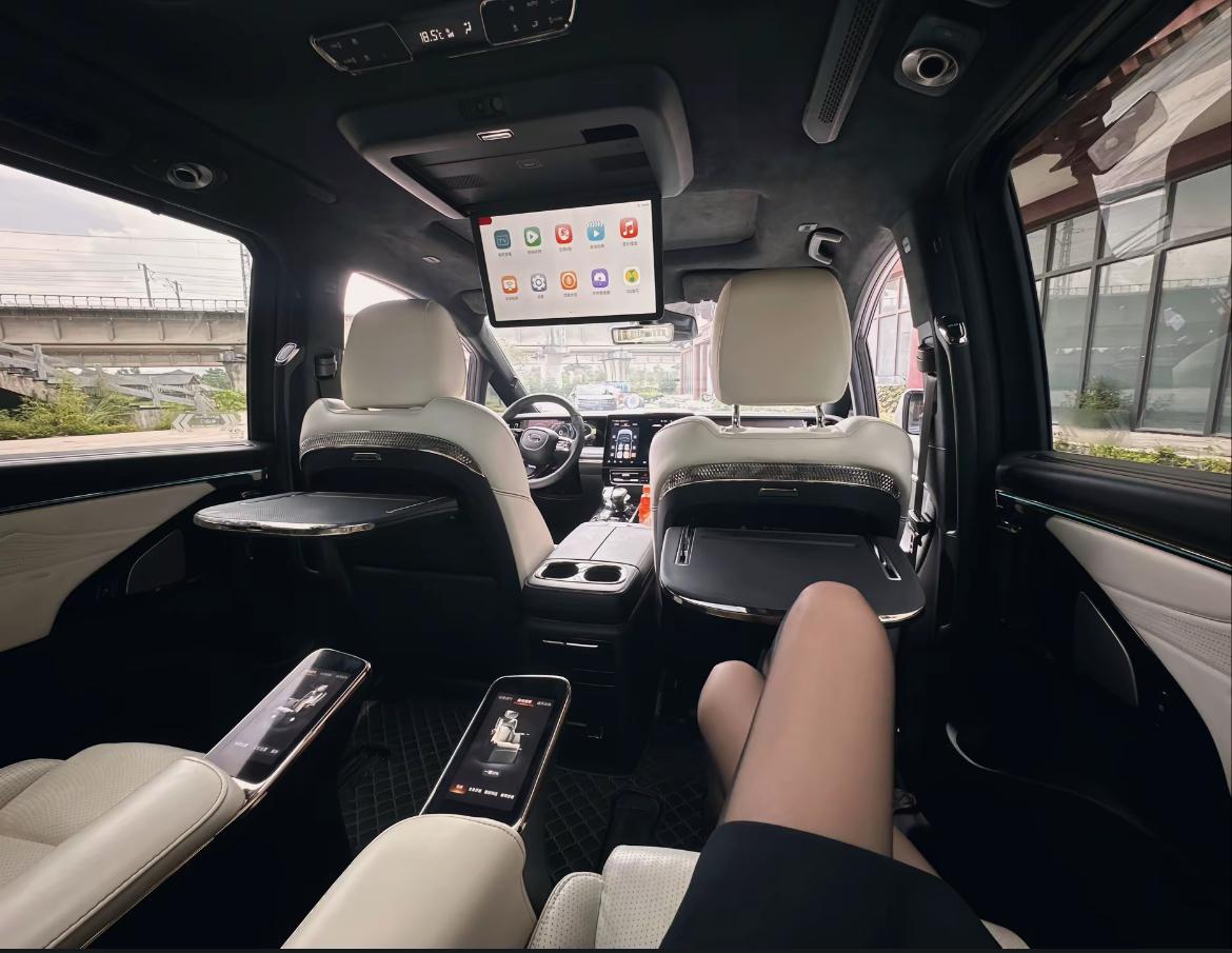 ‌在20-40万元MPV市场，传祺M8宗师版以“全能六边形战士”姿态，直接叫板别