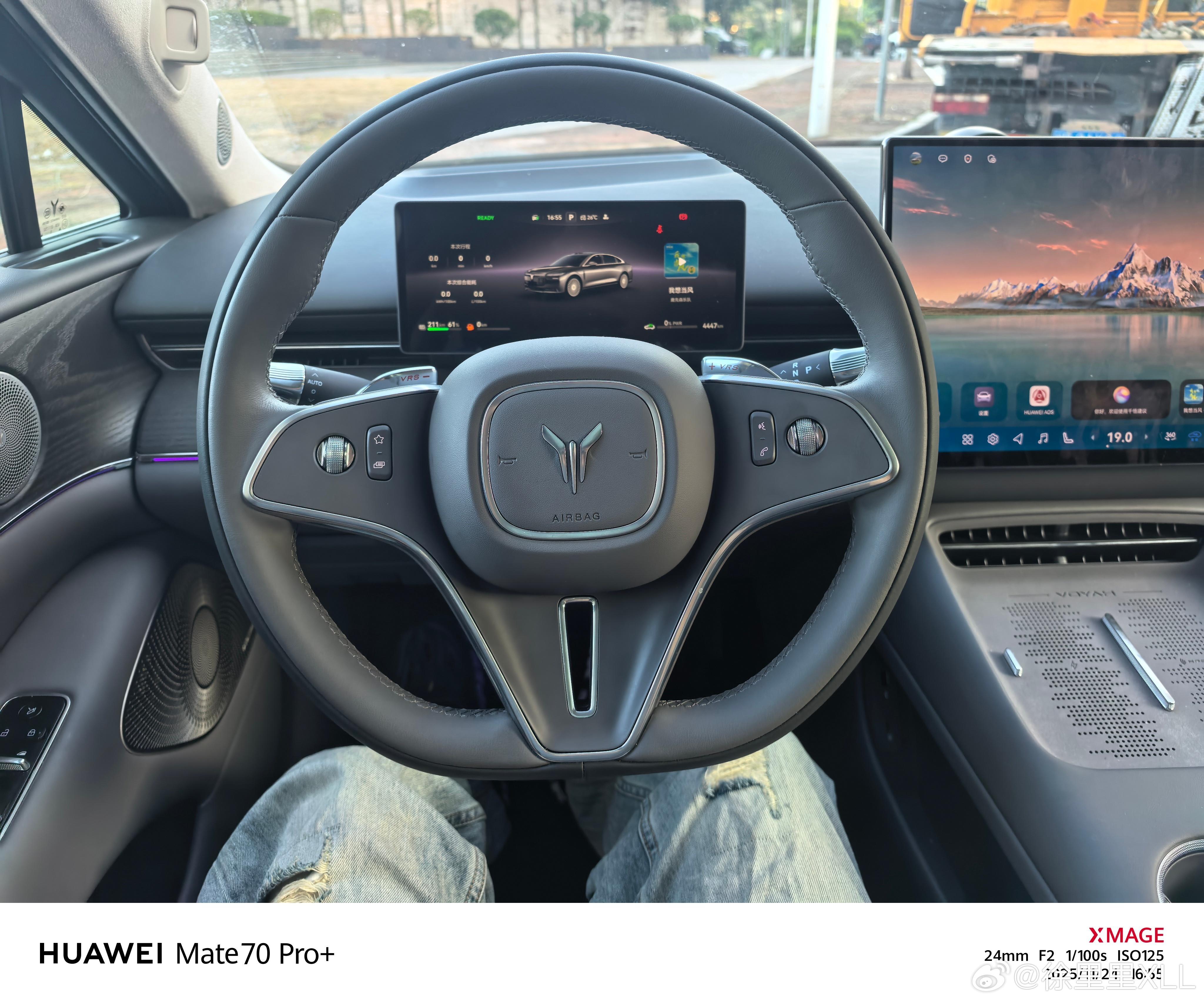 岚图追光L开了也有10天了。这10天，没加过一次油，完全是当电车来使用的。在去年