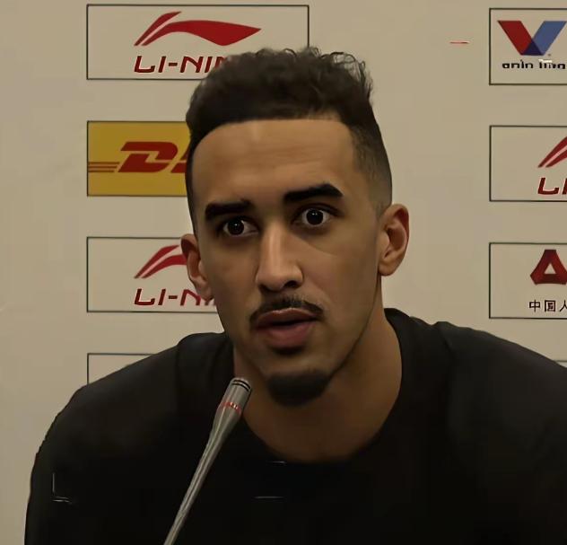 “广东队惨败上海，奎因道歉：从最佳防守到迷失赛场的惊人反差”