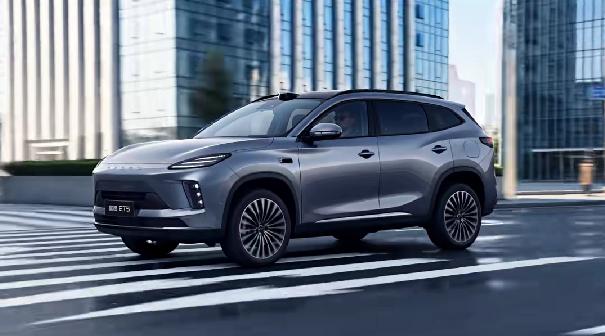 优雅已就位，心动来袭。星途ET5，11.28全球上市发布会见！EXEED星途