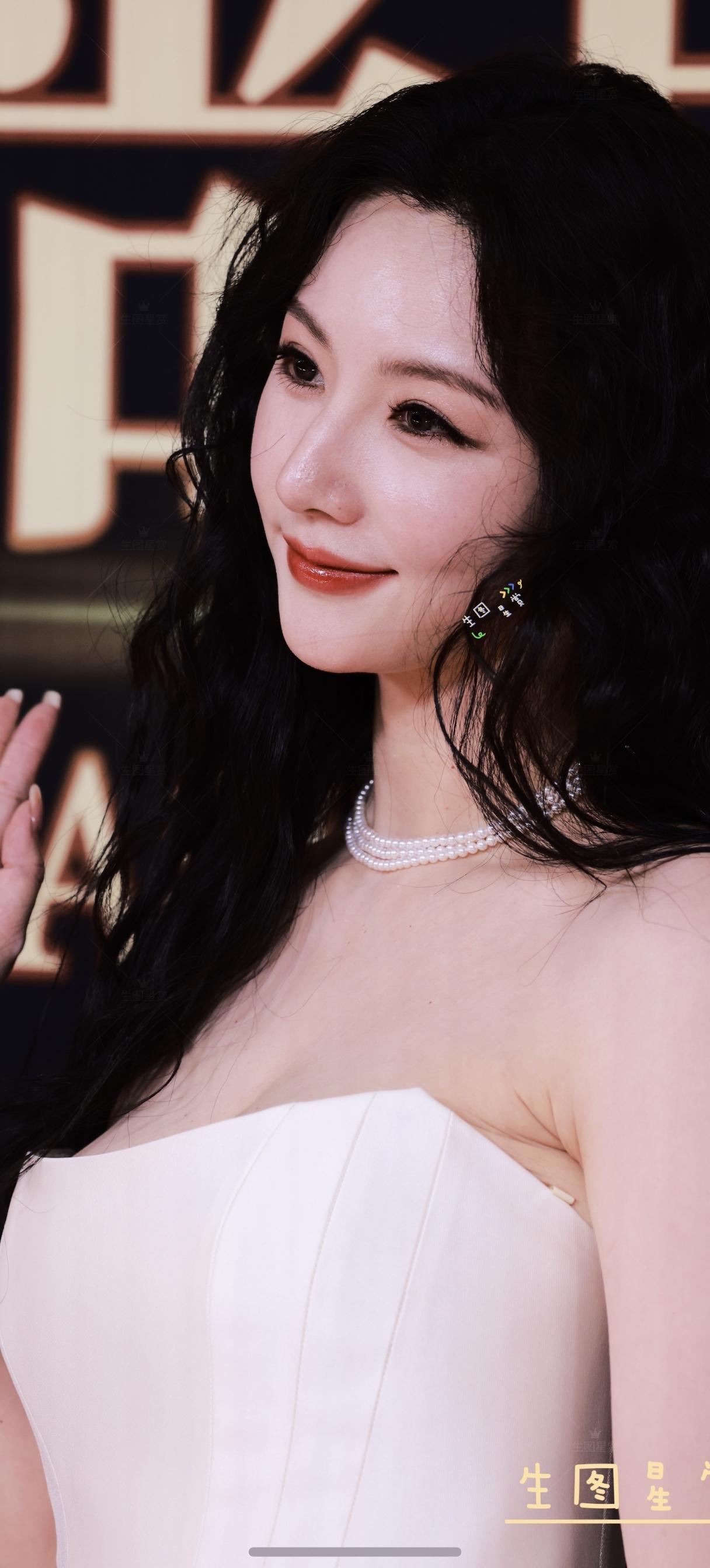 陈米麒搜狐时尚盛典出图颜值与身材并存，直接打call这身材，这颜值，姐姐我可以