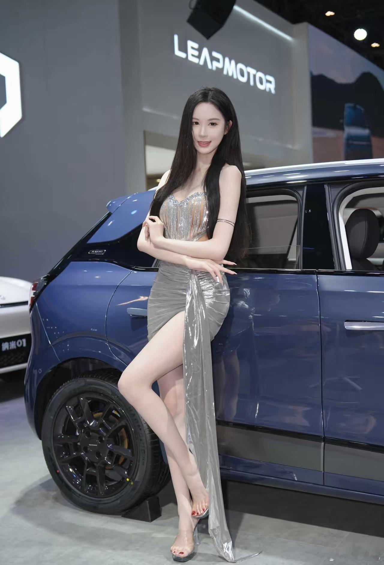 车展上的御姐，谁不爱？