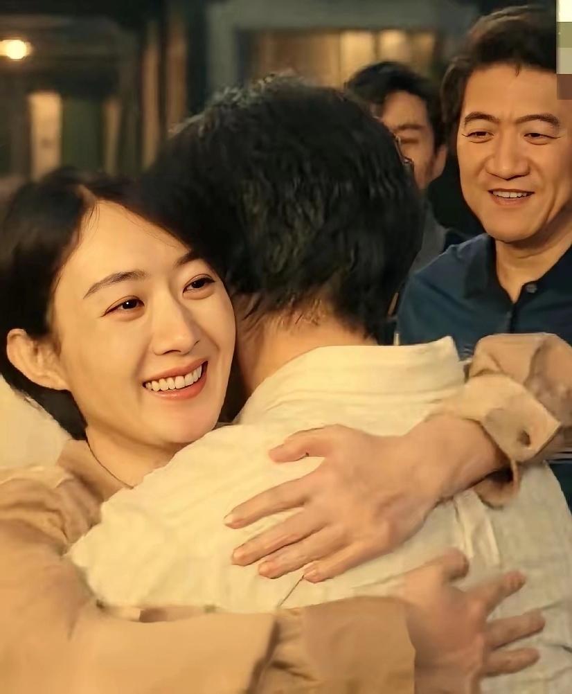 追剧《小城大事》郑德诚总算回来了，全镇的百姓都欢天喜地，解春来、谭光明、林冬