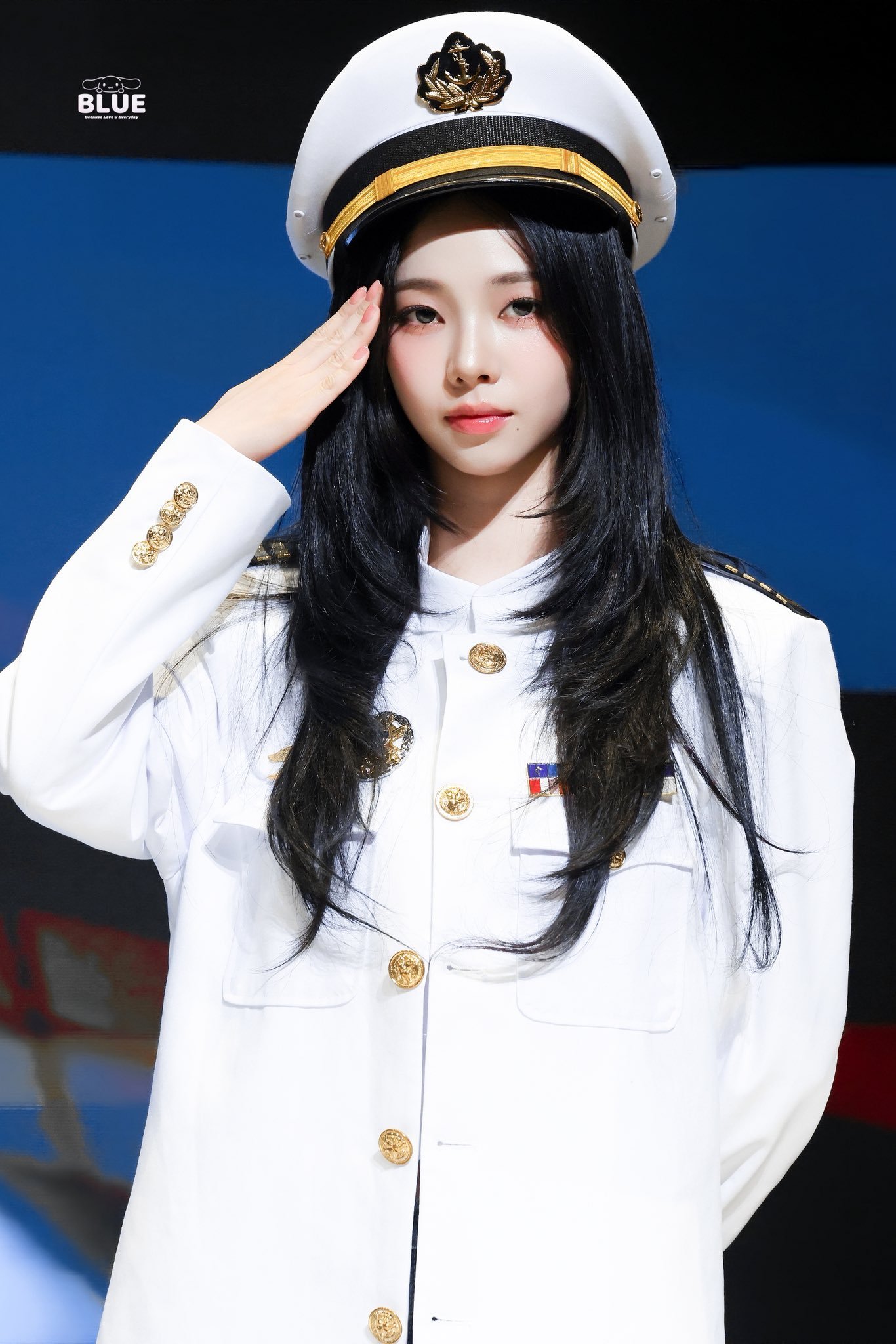 柳智敏张元英同款海军制服，你pick谁？