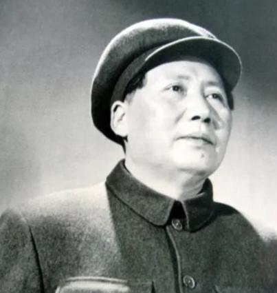 1958年，毛主席下令炮击金门，不小心炸死两个美国顾问，美国得知后率大军压境，指