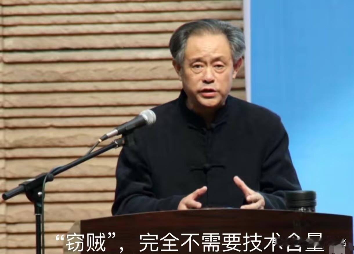 徐湖平家地下室那30件“宝贝”，件件都能和南京博物院库房里对不上号的名单对上。