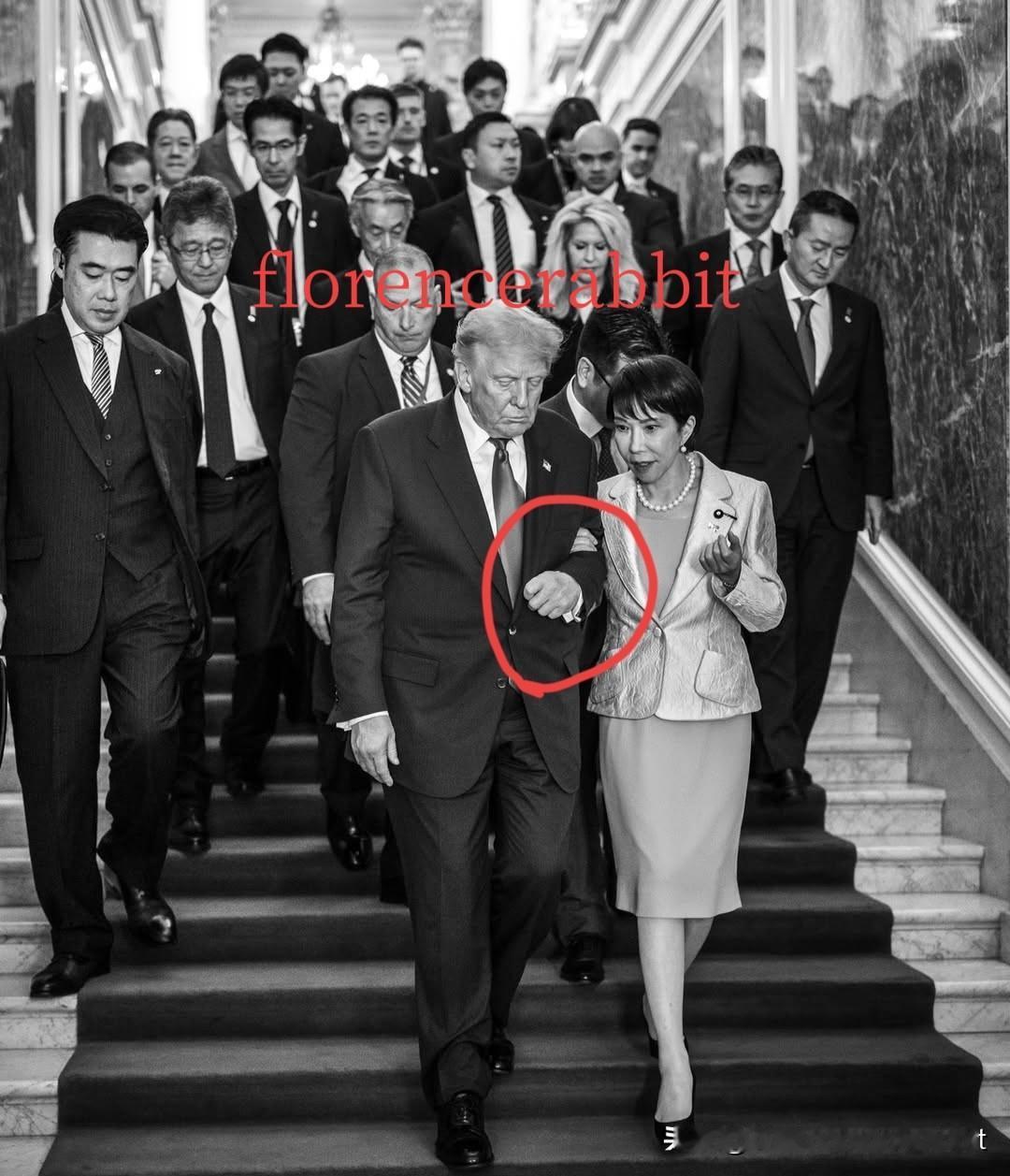 高士早苗挽着老特！日本确实在短时间内取得了长足进步，至少对他们来说是这样。一直以