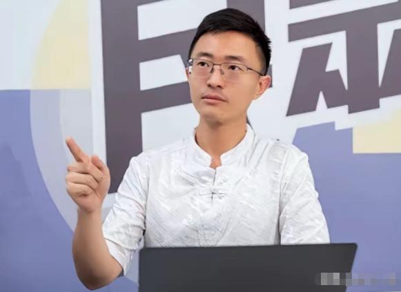 真的太敢说了！台湾新党侯汉廷直接给大陆支招，这番话简直说到心坎里：武力统一成本