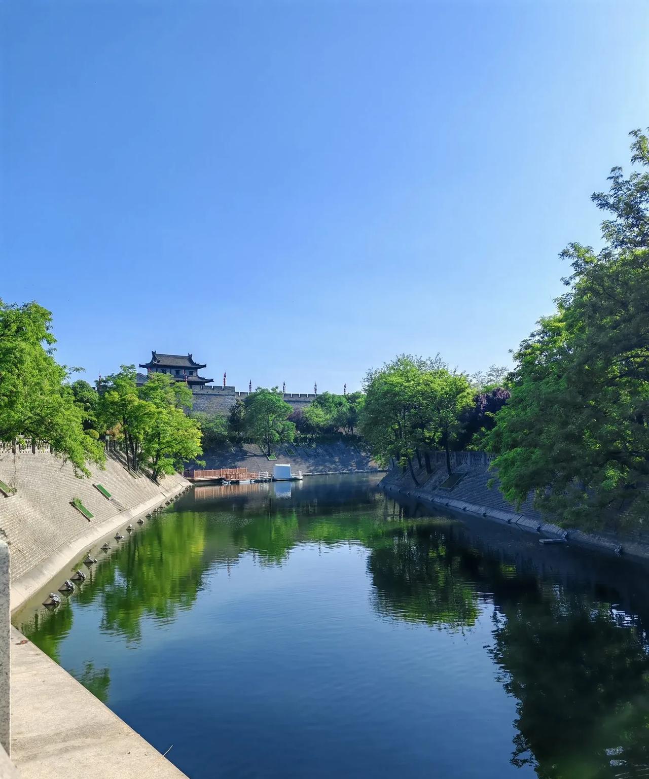 ①历史上的西安高温1962年7月14日，西安高温41℃1998年6月2日，西