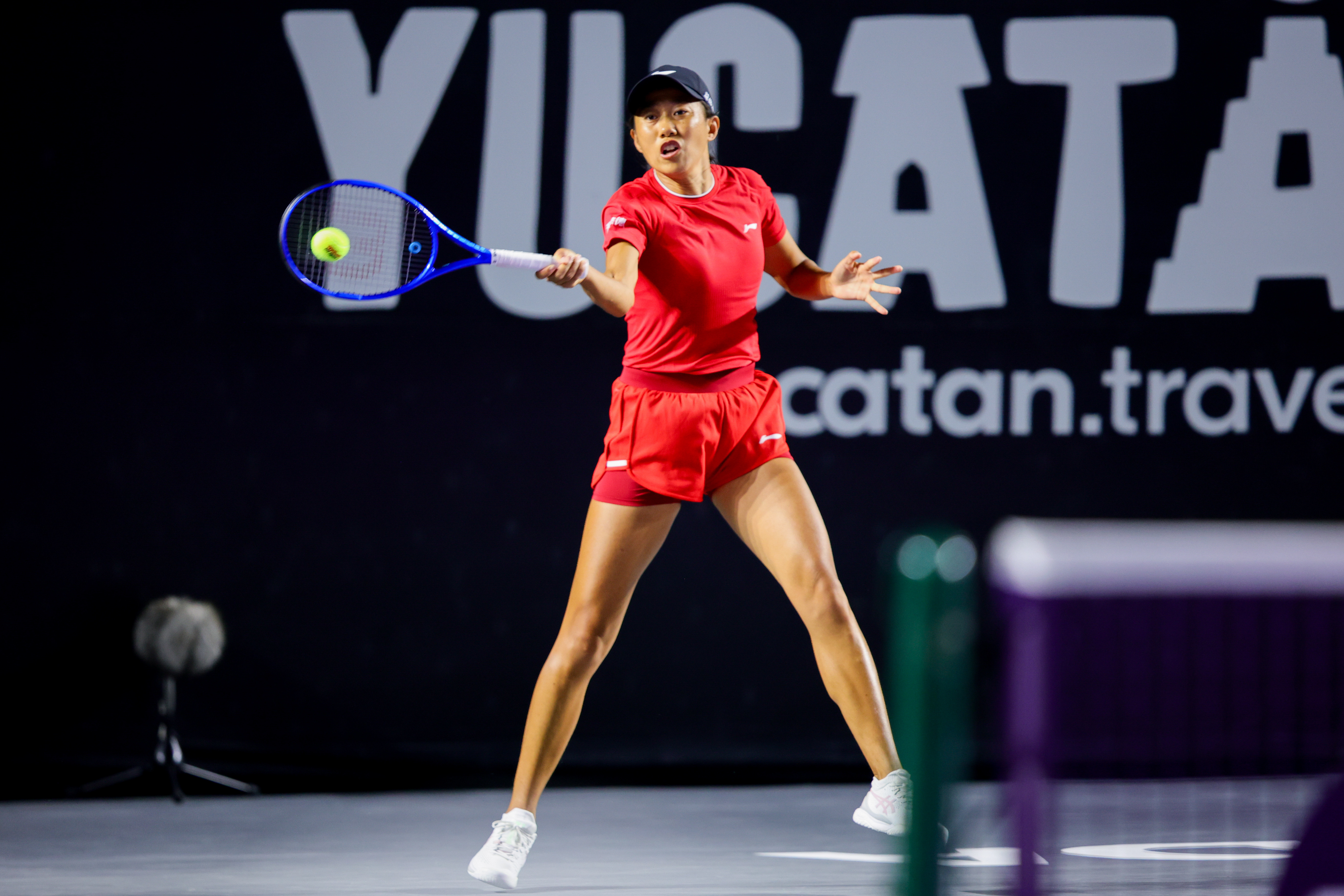 即时战况：正在进行的梅里达站1/4决赛，张帅以6-1赢下首盘，大比分1-0领先卡