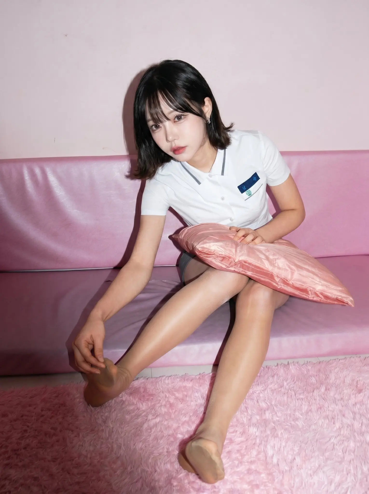 少女感居家 浅色系甜系风格 居家美女 室内粉色系 纯欲居家风格