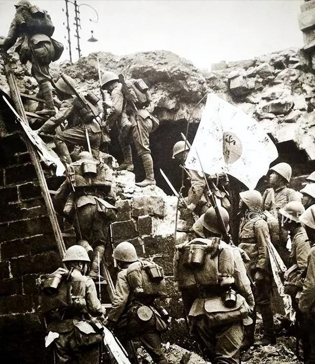 🌞日本侵华的战争，是一场彻底的全民战争，所有日本人都参与了这场战争。虽然有