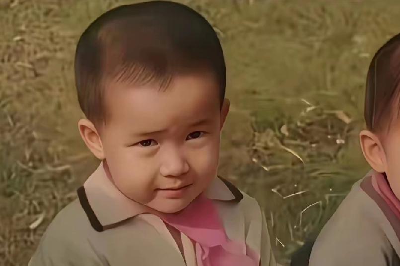 谁懂啊！第一次刷到这张王楚钦小时候的照片！刷到这张王楚钦小时候的照片，瞬间