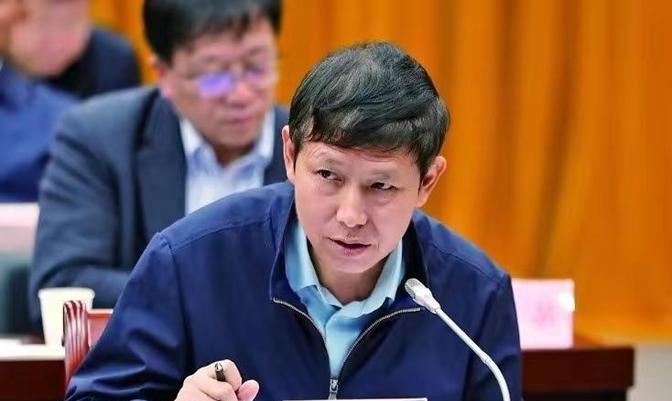 “那105亿，我不要了！”不久前，西安一大学教授，一挥手就放弃了国资委欠自己的百