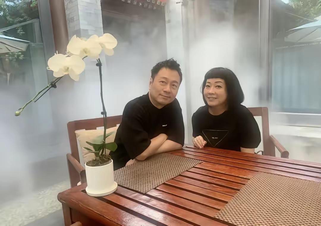 香港TVB视帝黎耀祥才是真正的人间清醒。感觉黎耀祥他很清楚明白的知道，他自己的人