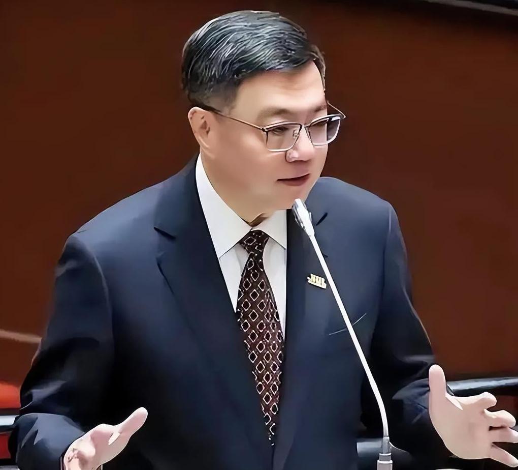 说老实话，见过不少“双标”，但是能“双标”至“台独”分子卓荣泰那般嘴脸的，还真是