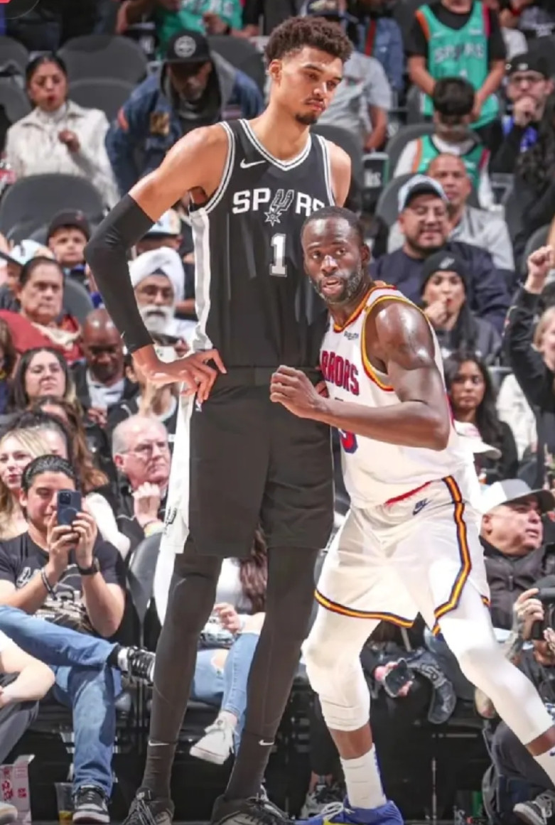 谁家好人天天198打中锋，格林心里委屈怒喷科尔是有原因的看看勇士这矮矬阵容就明