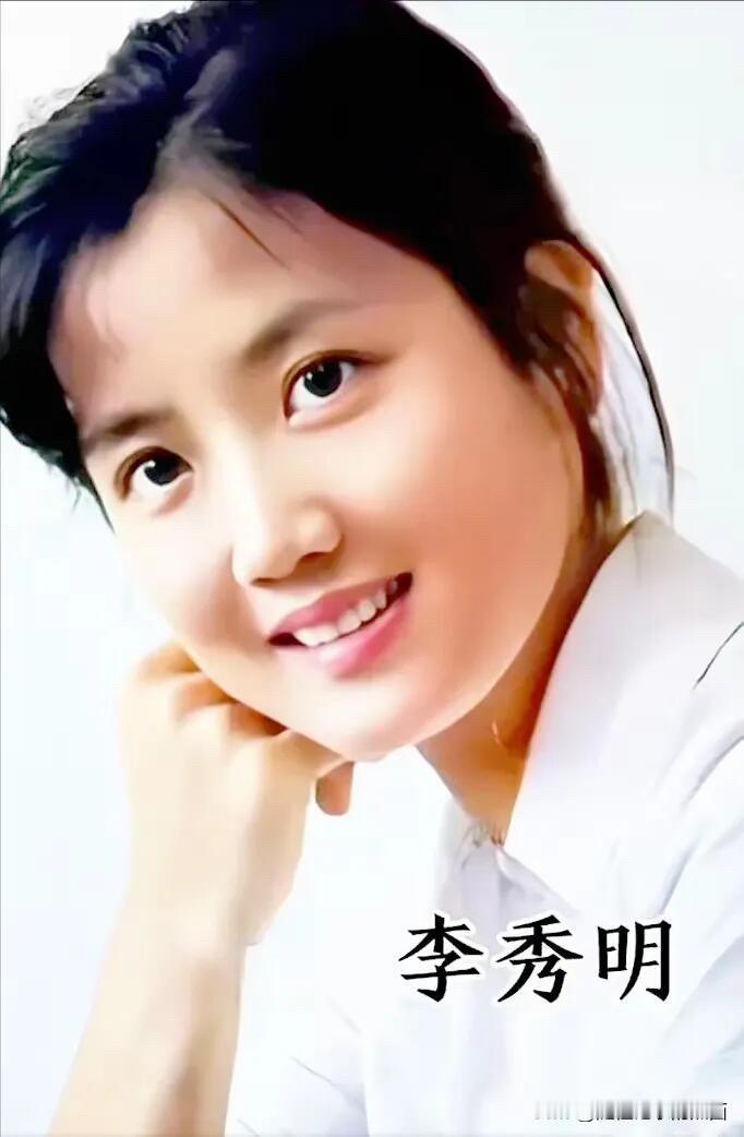 她们两位都是八十年代的美人，相比之下，你更喜欢哪一个？没有浓妆艳抹，没有美颜，她