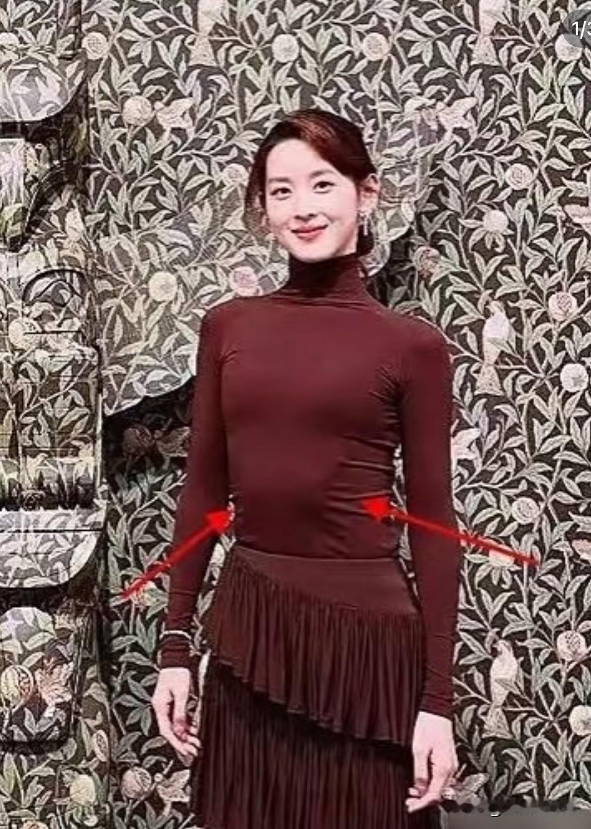 大家发现了吗章泽天有一个问题明明跟明星一样漂亮,衣品也是很有时尚感,但是整体