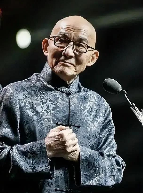 人民日报点名表扬游本昌92岁的游本昌，在今年的6月30日，庄严宣誓入党。人民日
