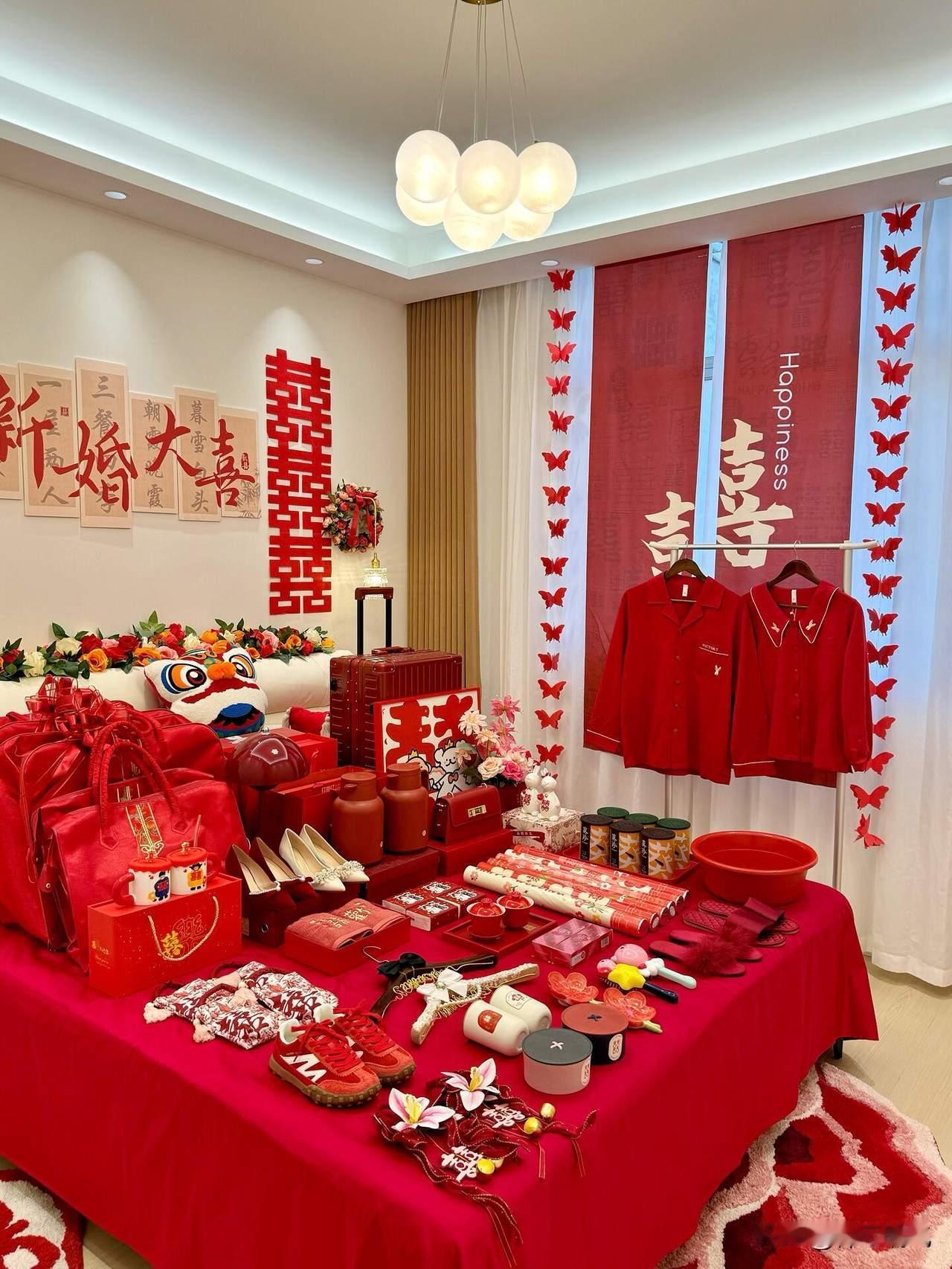 同事哭着说婚结不成了。三年感情，三十二万彩礼，新房钥匙都领了，就卡在工资卡上。男