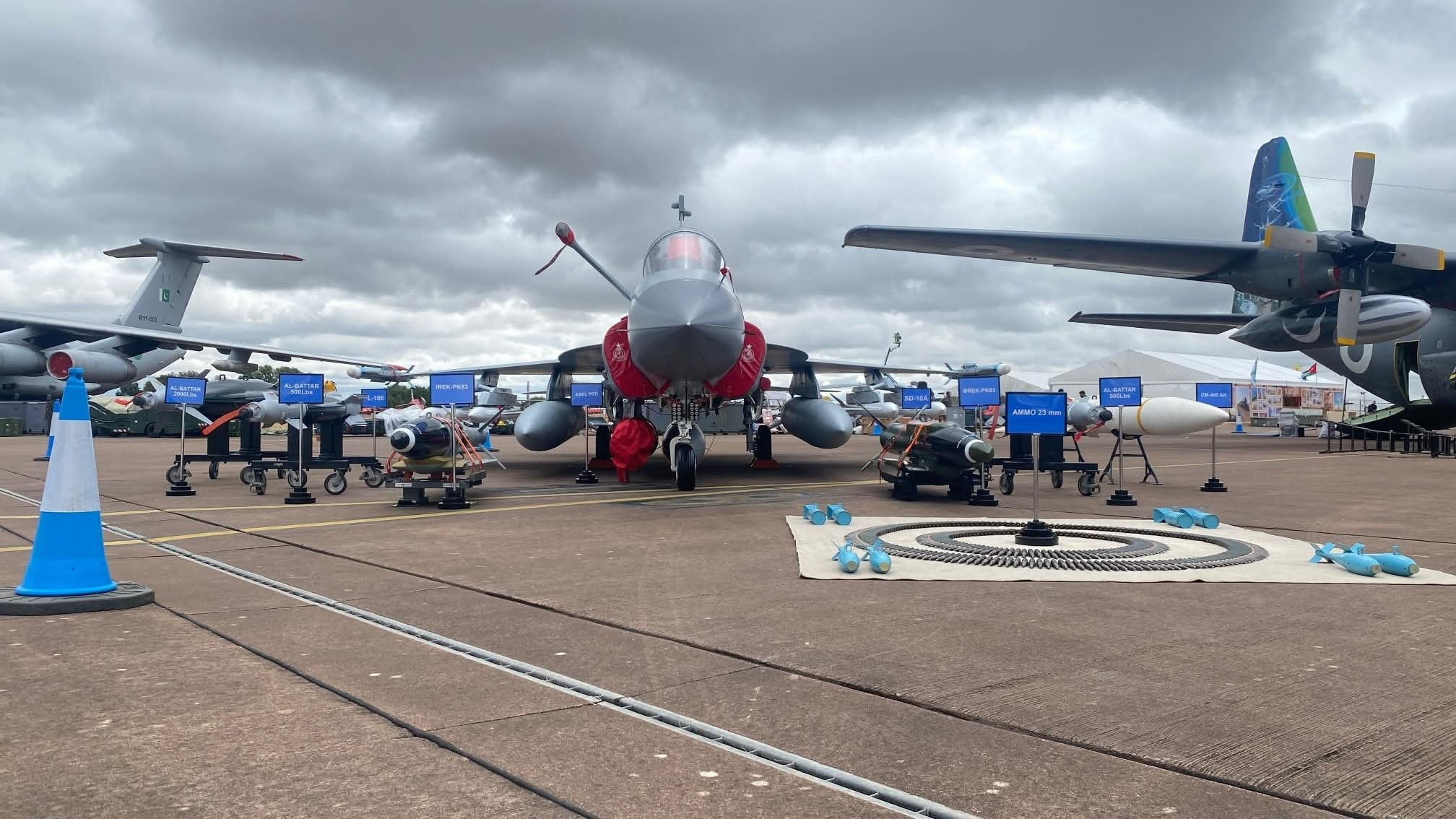 每天认识一件兵器参加2025年英国皇家国际纹身飞机展览会(RIAT)的巴基斯坦