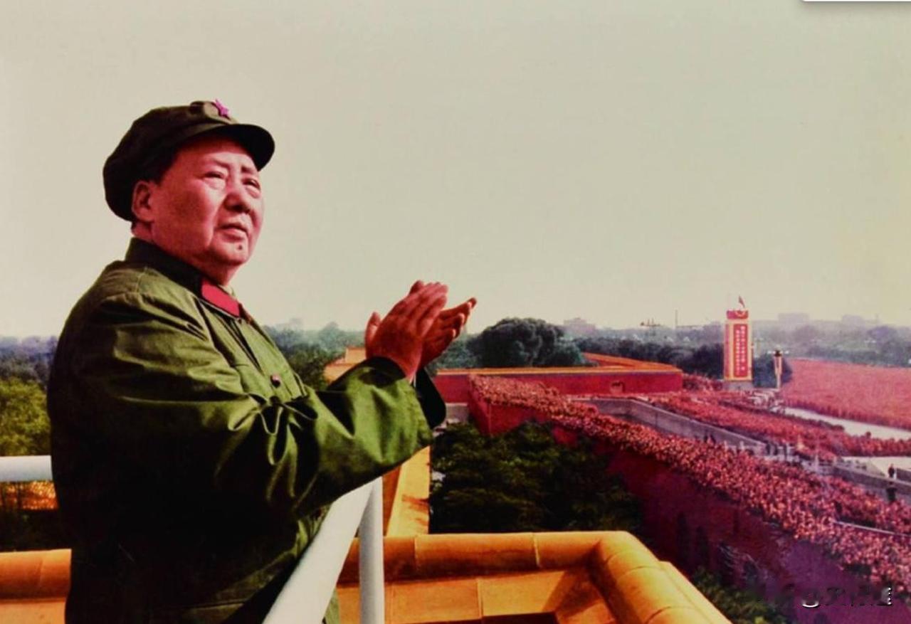 毛主席的胸怀有多宽广，从两件事情就可以看出来。第一件事情：在建军节的选择中，主