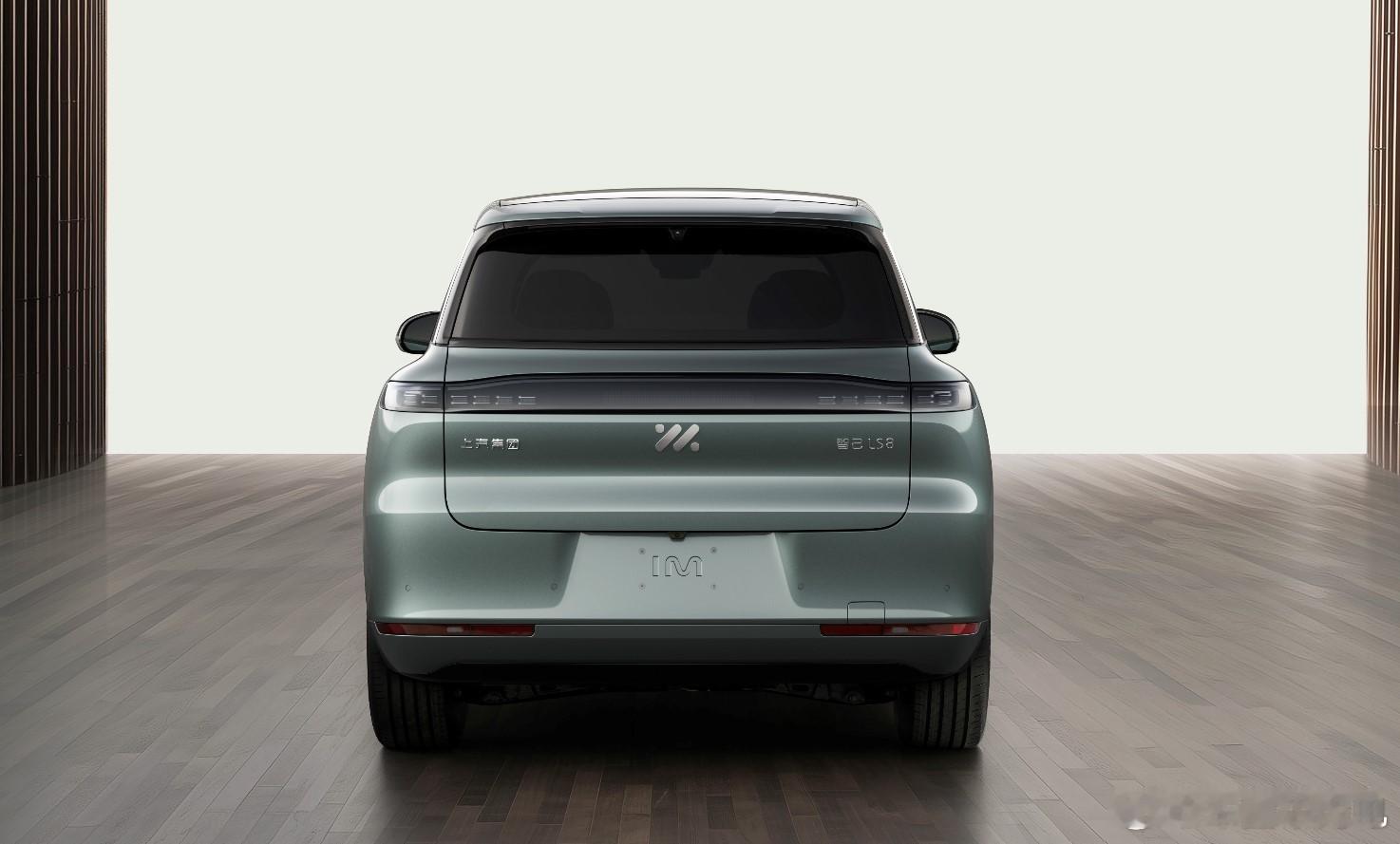 大六座又来新车！智己LS8,长：5085宽：2000高：1807,轴距306