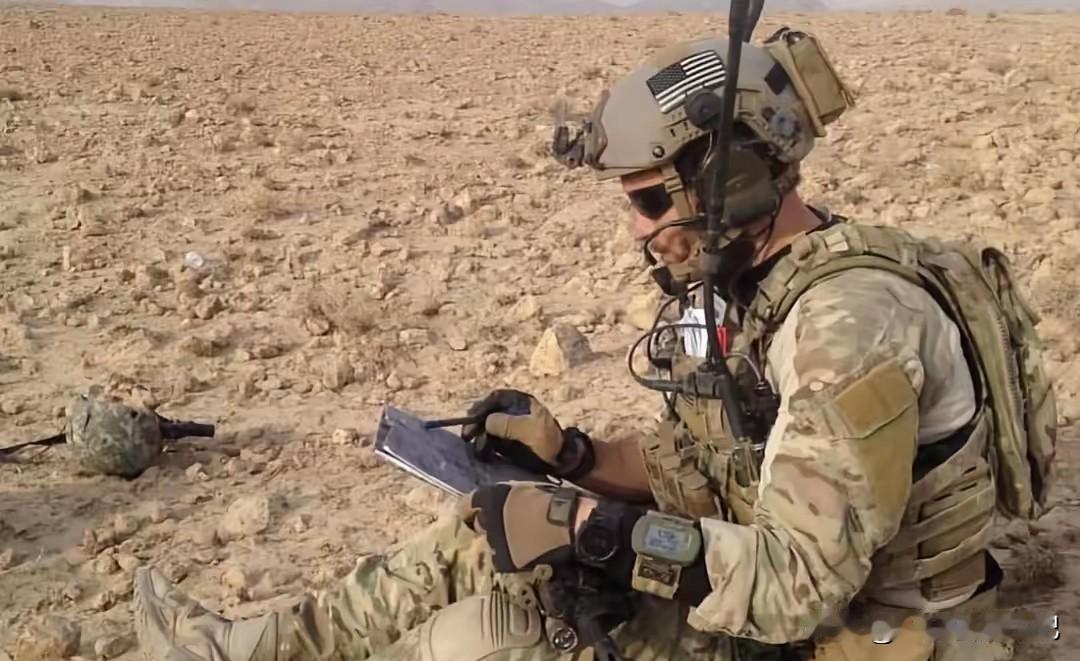 美军的单兵呼叫战斗机，那个国家可以做到。美军的强大不单单是武器装备，还有就是后