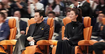 明星，果然要靠妆造！张智霖、袁咏仪夫妻俩，没化妆前60多，化妆后年龄减半！